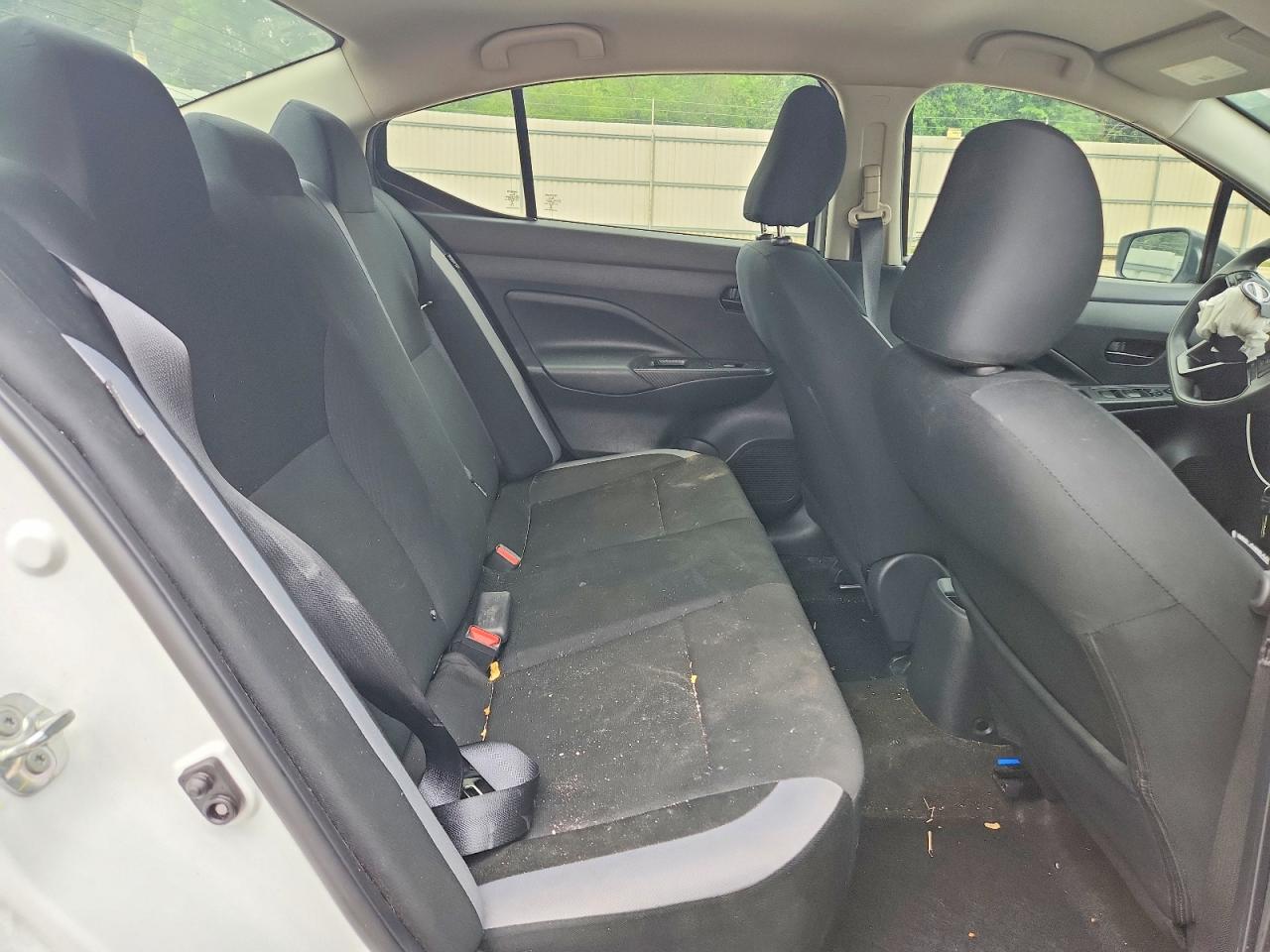 Nissan Versa S