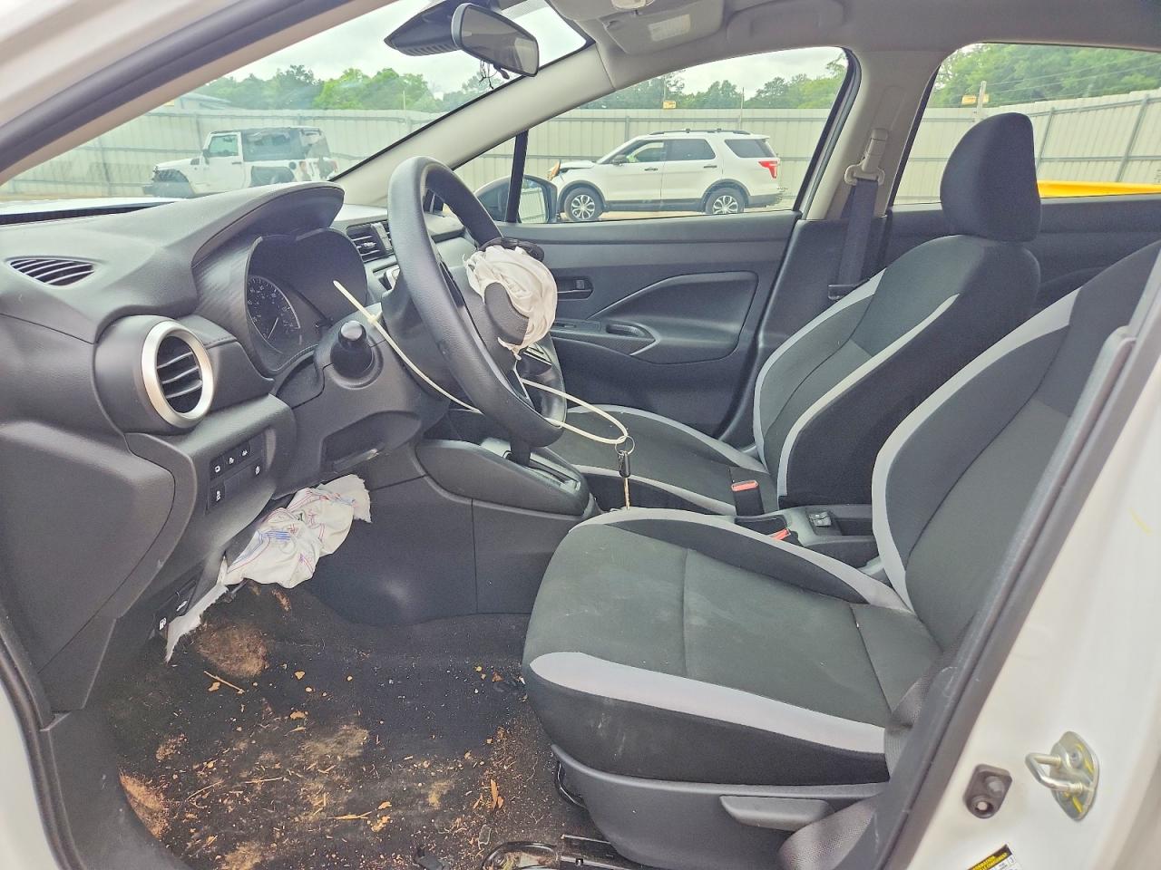 Nissan Versa S