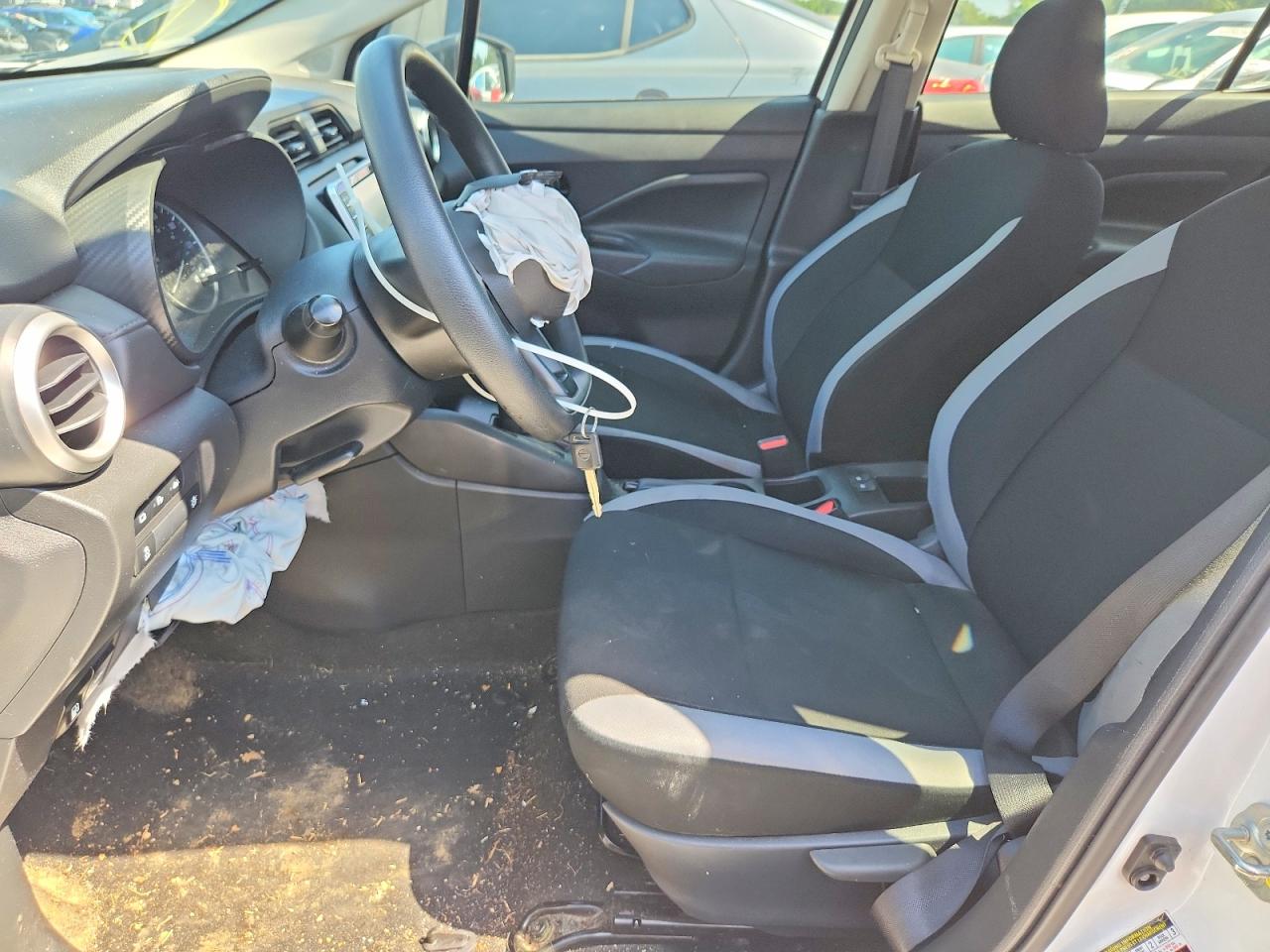 Nissan Versa S