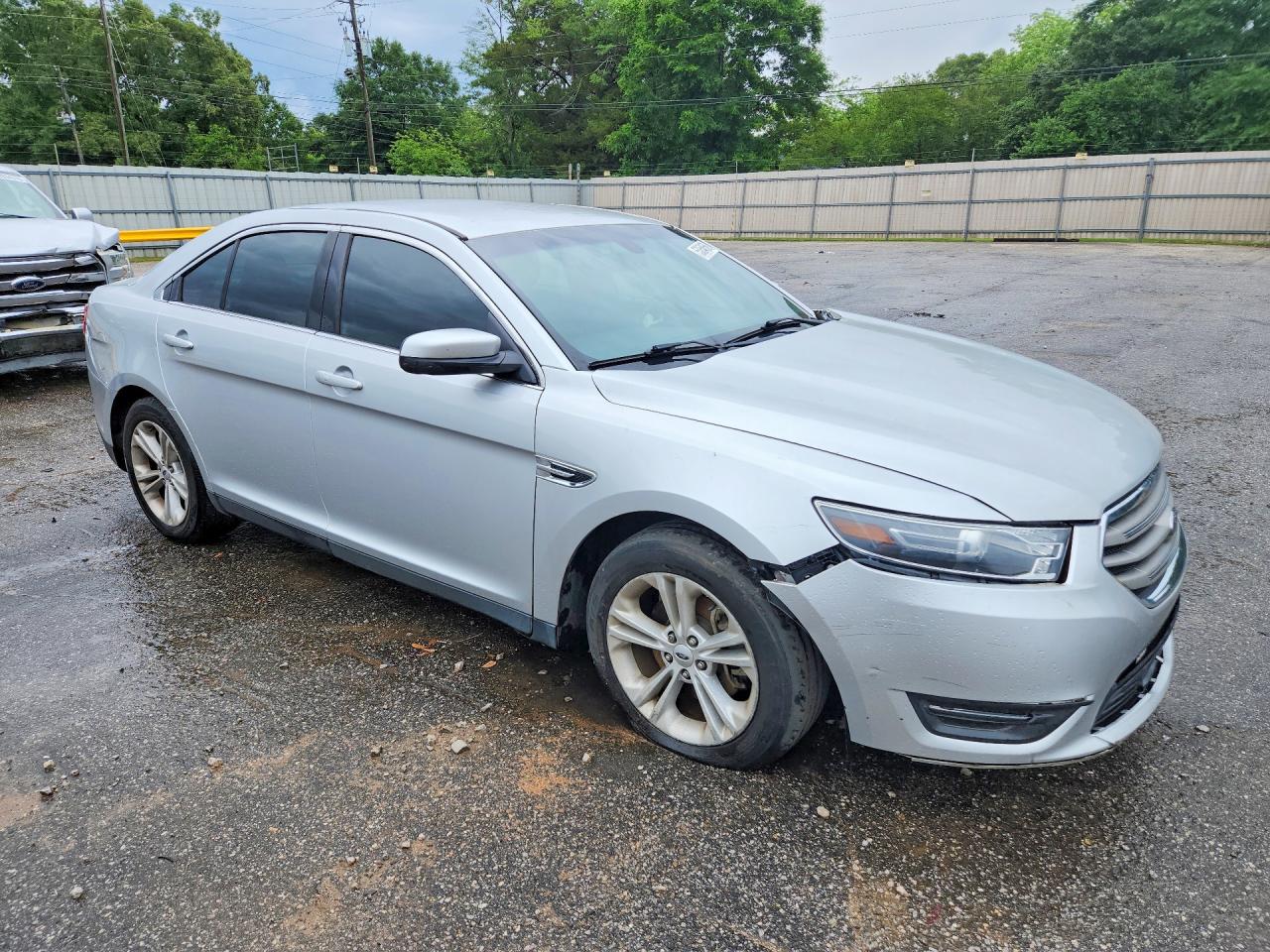 Ford Taurus