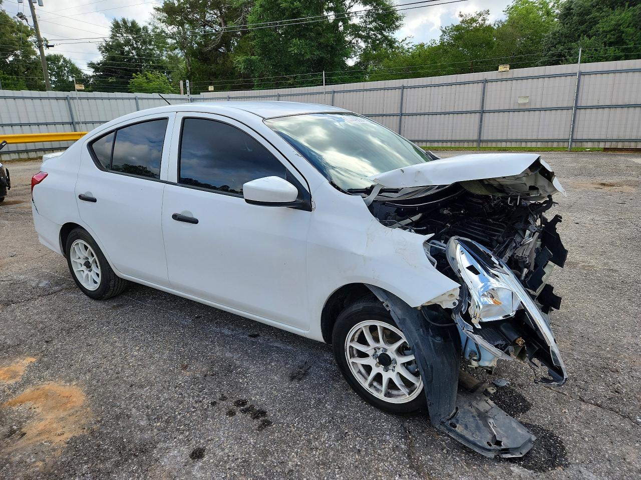 Nissan Versa 1.6 S
