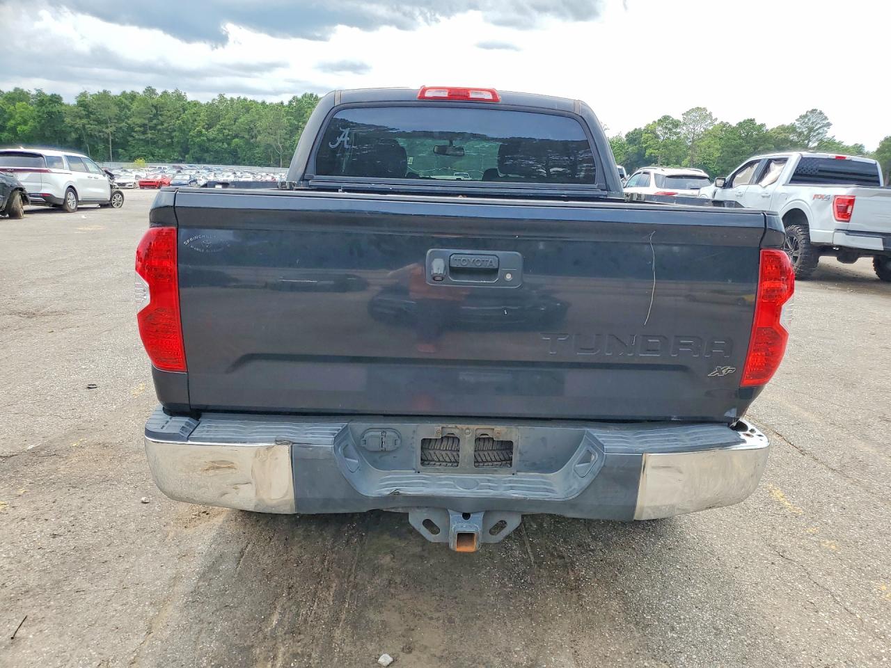 Toyota Tundra Crewmax Sr5