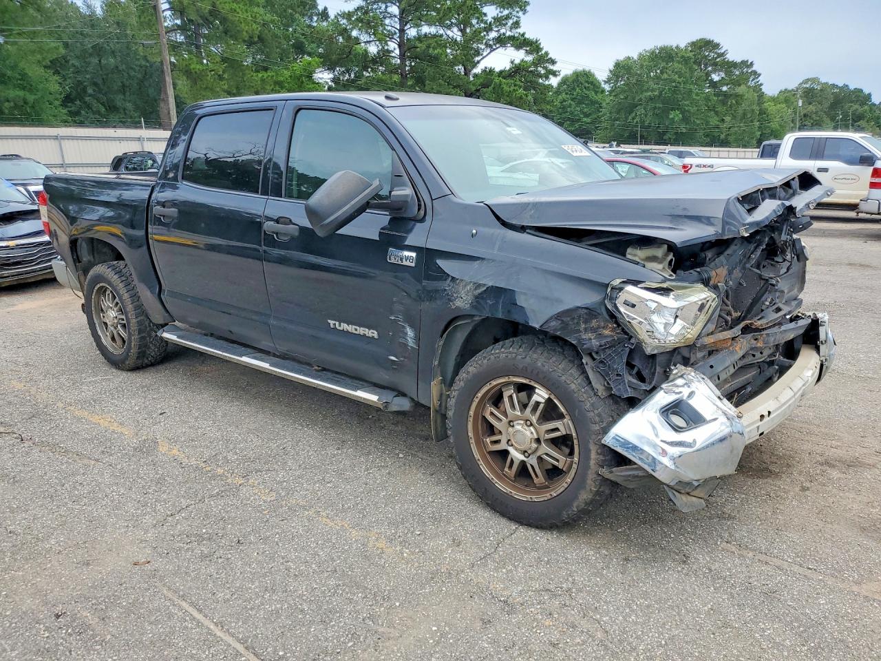 Toyota Tundra Crewmax Sr5