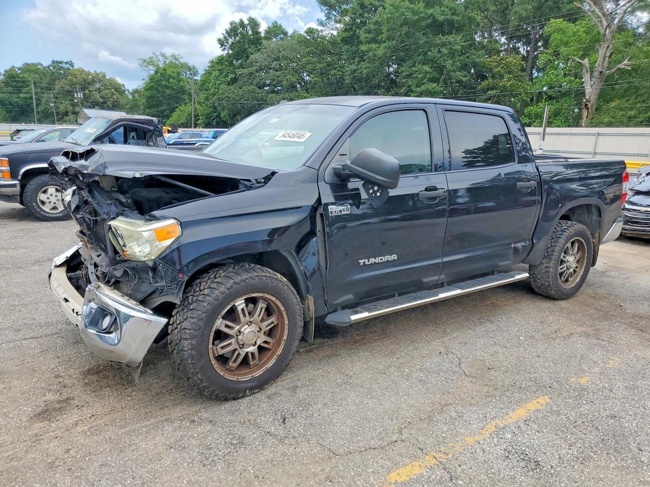 Salvage Toyota Tundra Image