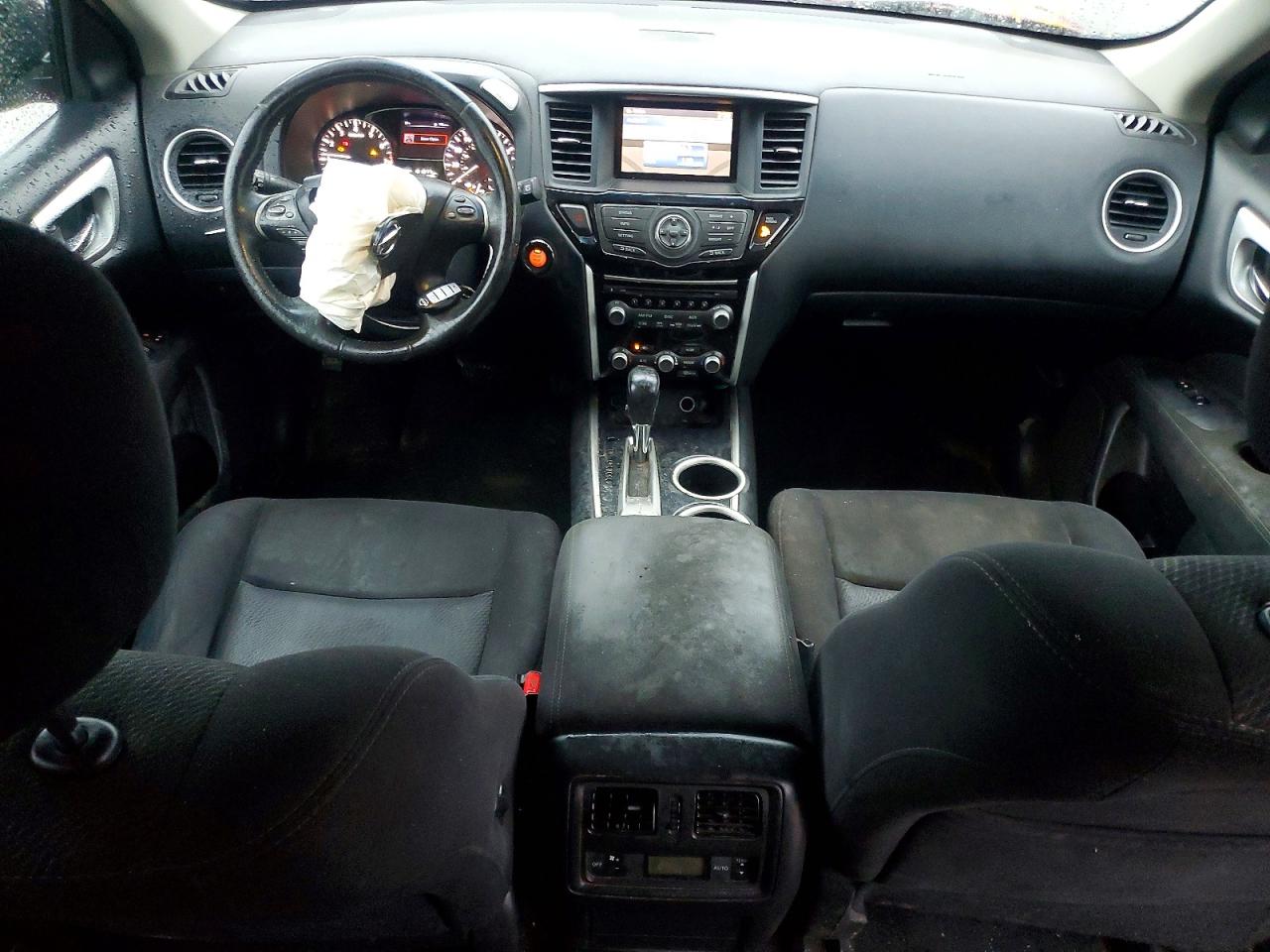 Nissan Pathfinder Sv
