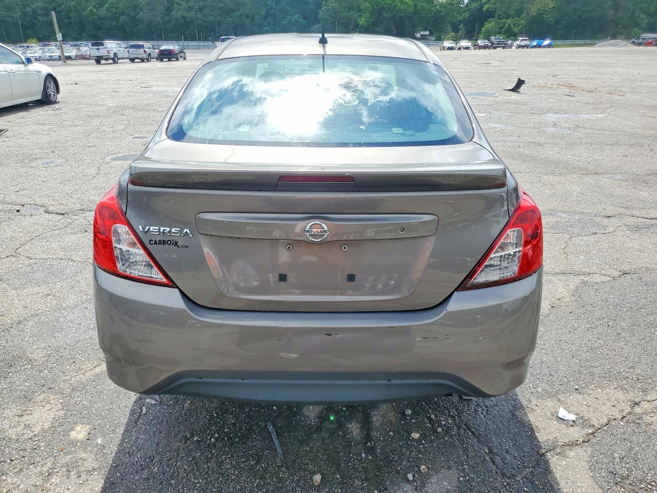 Nissan Versa 1.6 S Plus