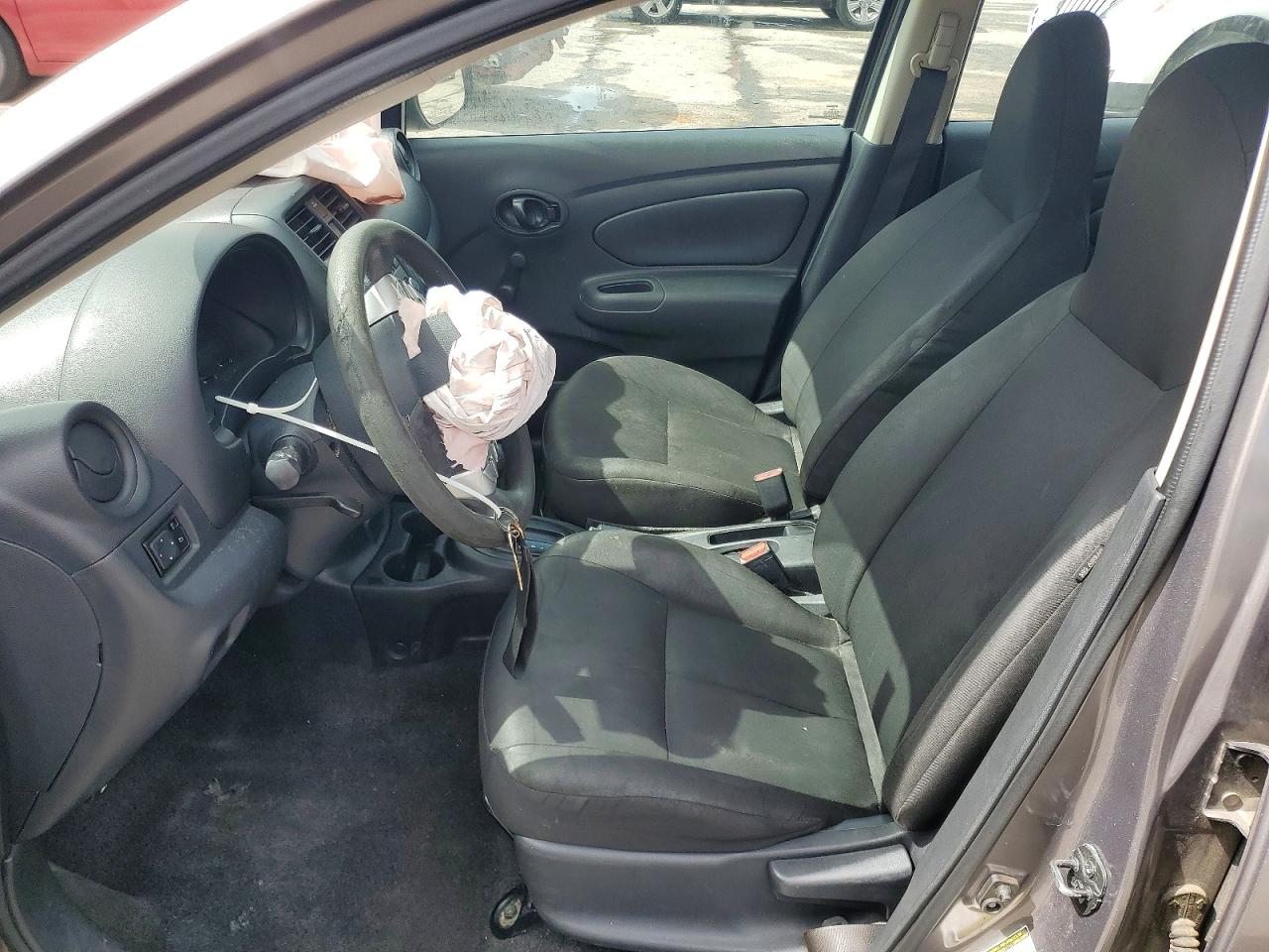 Nissan Versa 1.6 S Plus