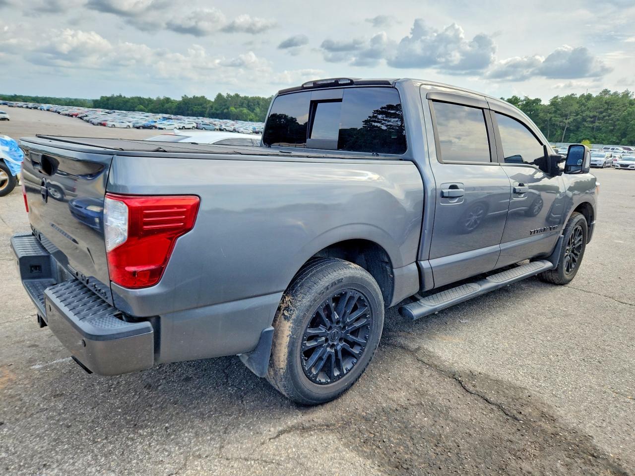 Nissan Titan S