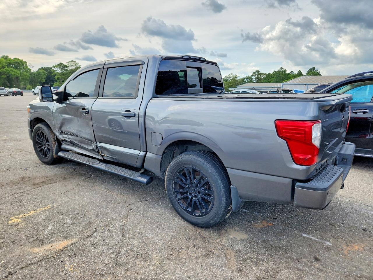 Nissan Titan S