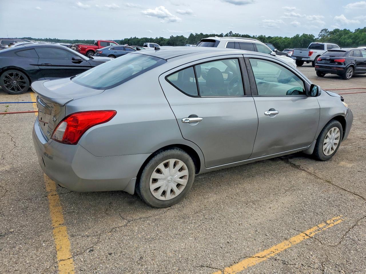 Nissan Versa 1.6 S