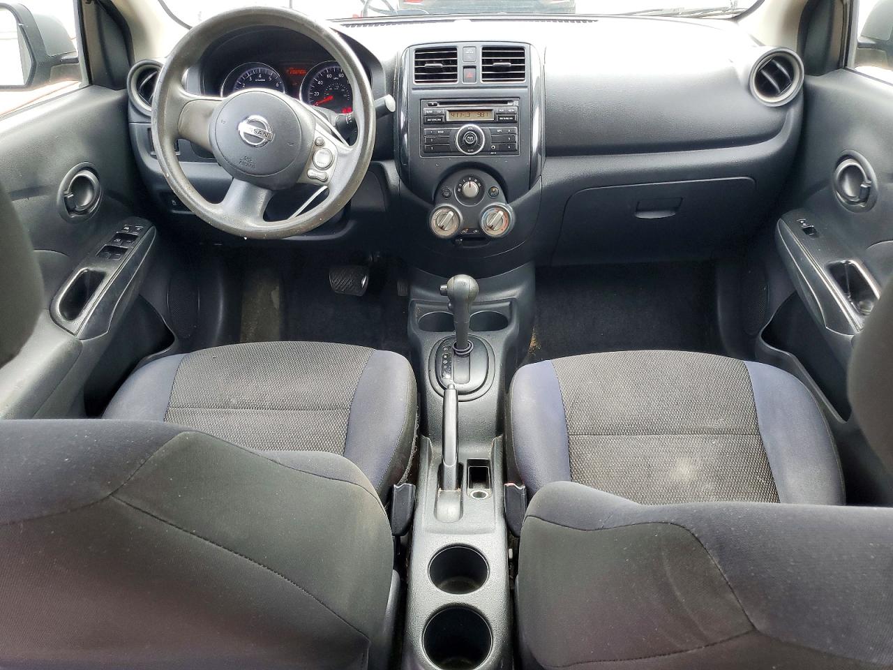 Nissan Versa 1.6 S
