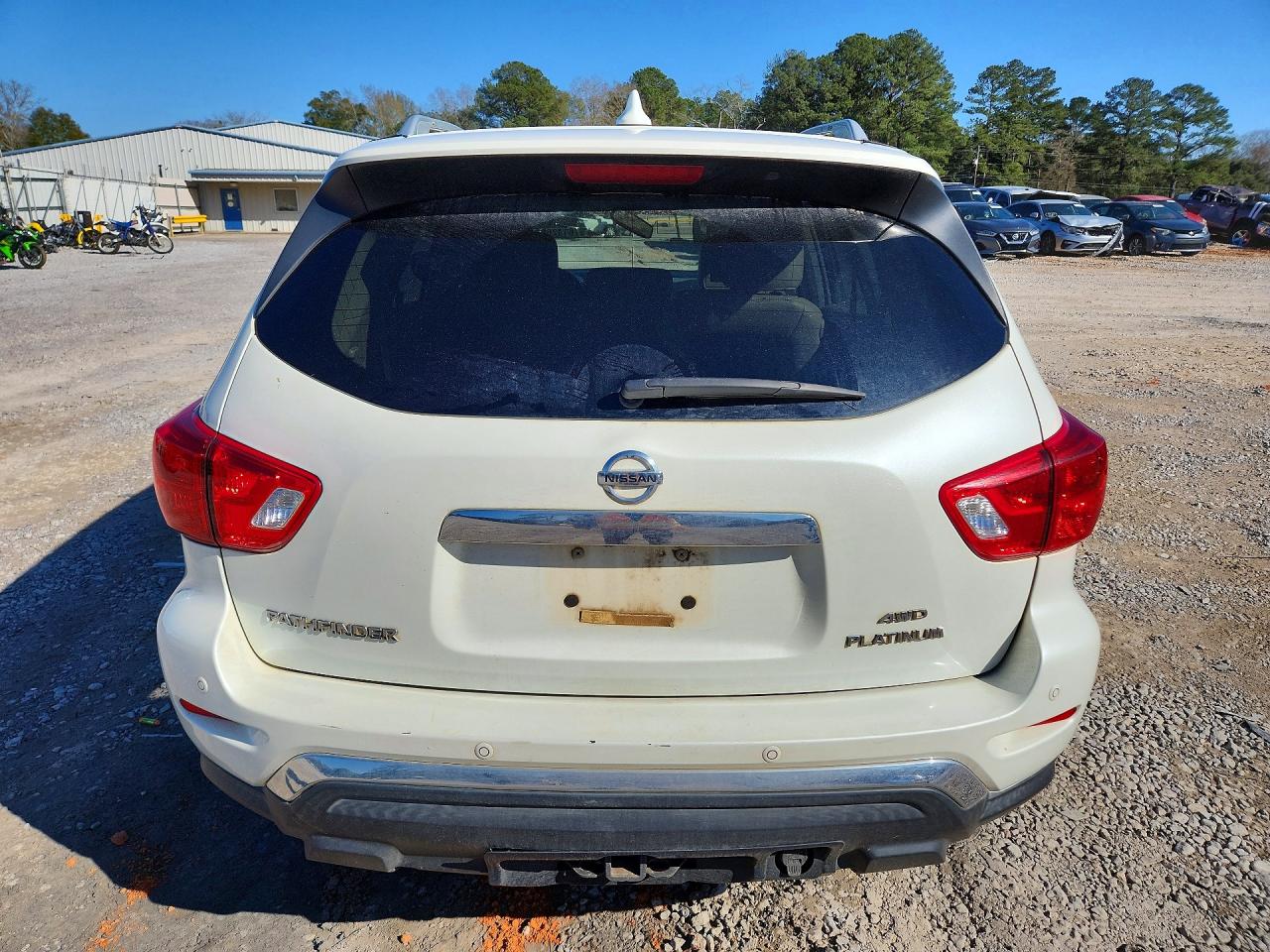 Nissan Pathfinder S