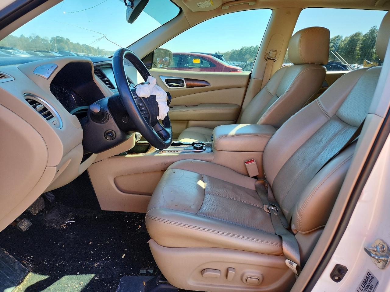 Nissan Pathfinder S