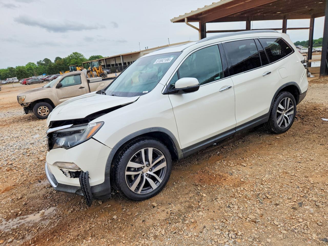 Salvage Honda Pilot Image