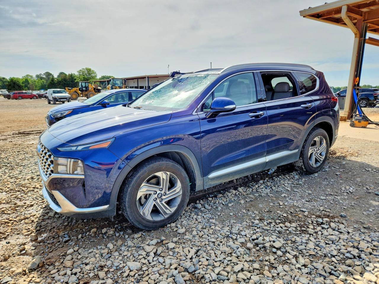 Salvage Hyundai SANTA FE Image