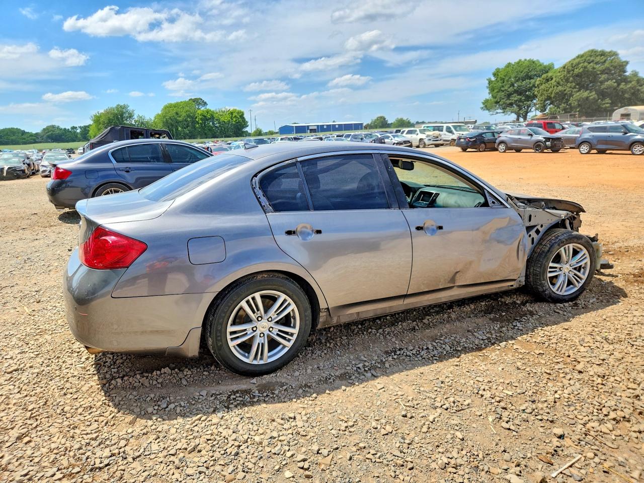 INFINITI G37 Journey