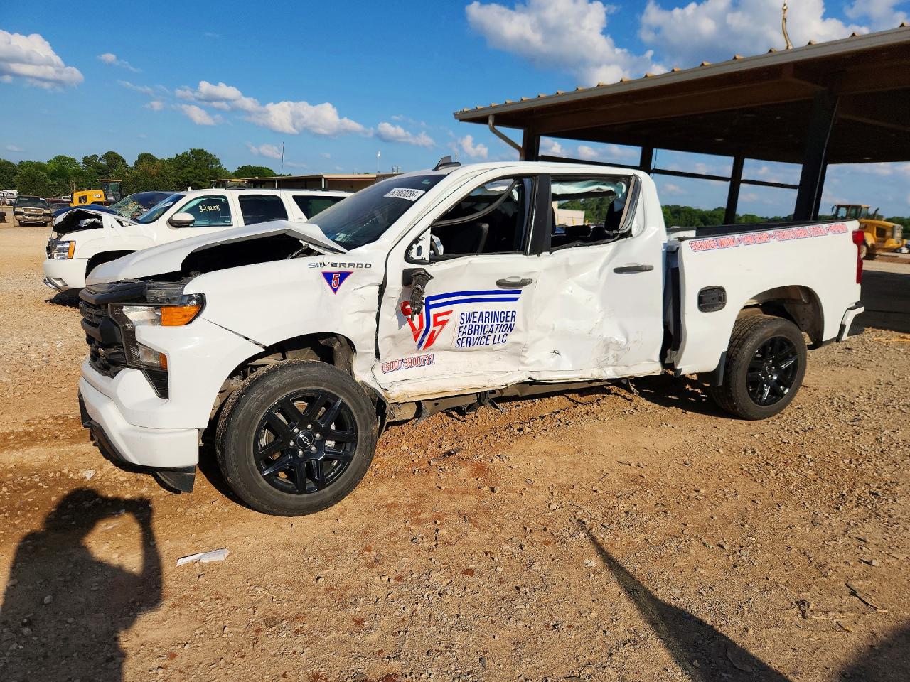 Salvage Chevrolet Silverado Image