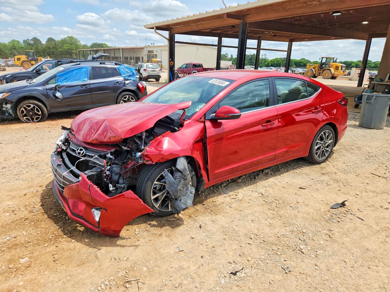 Salvage Hyundai ELANTRA Image