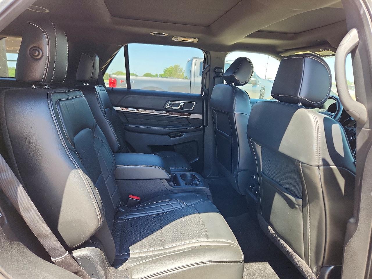 Ford Explorer Platinum