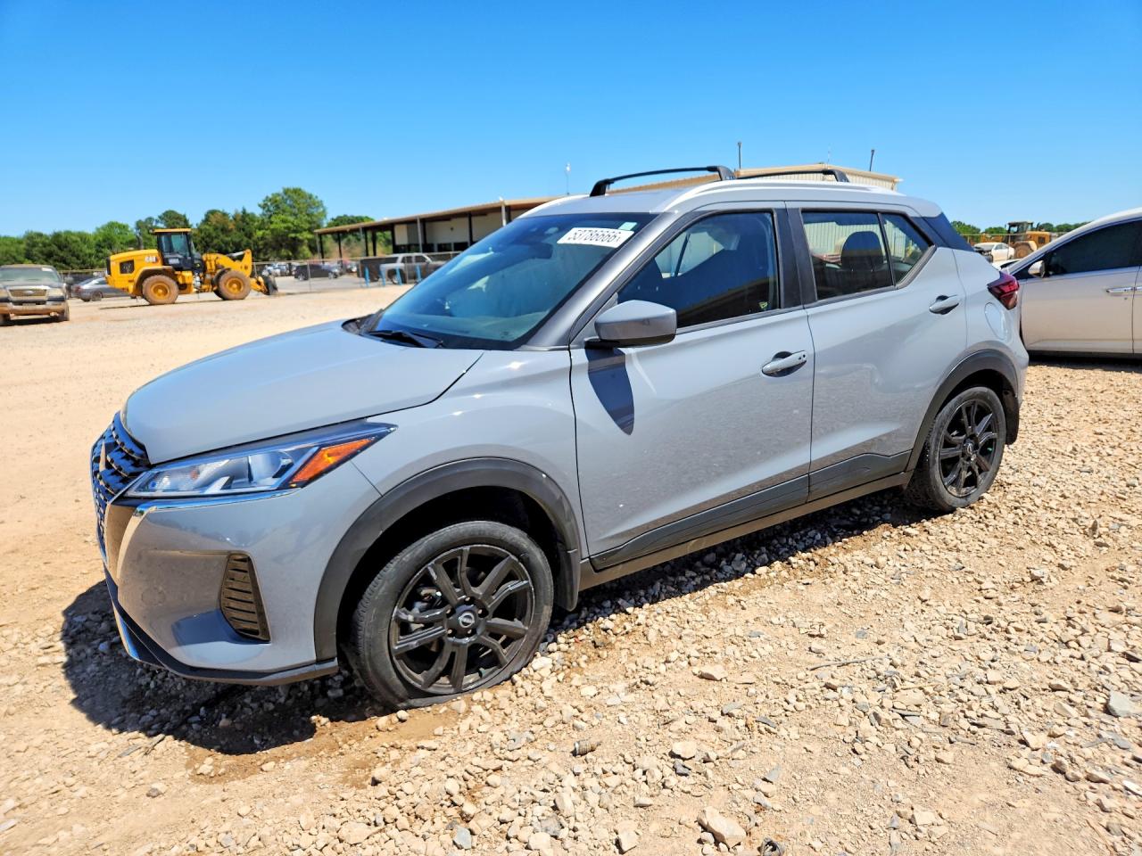 Salvage Nissan Kicks Image