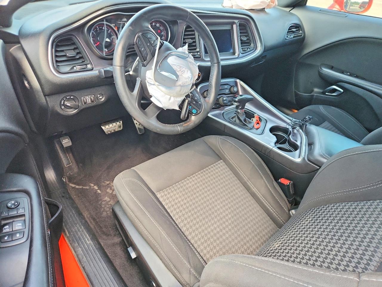 Dodge Challenger Sxt
