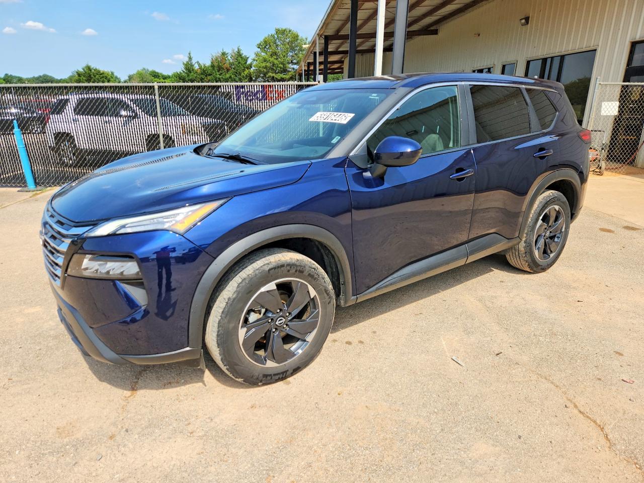 Salvage Nissan Rogue Image