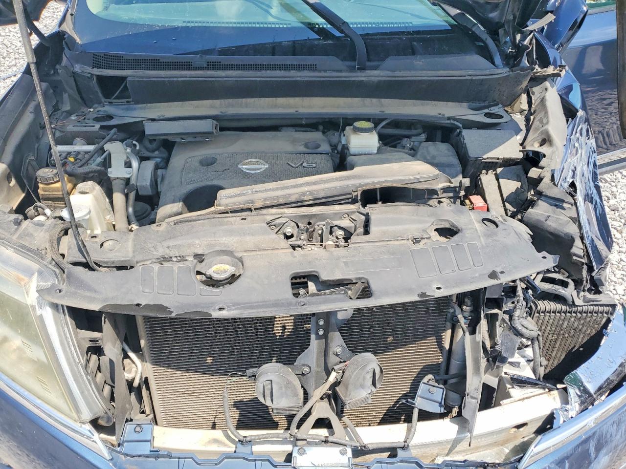 Nissan Pathfinder S