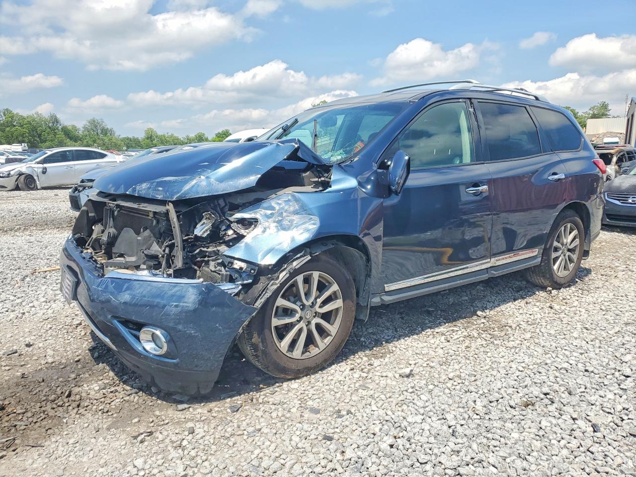 Salvage Nissan Pathfinder Image