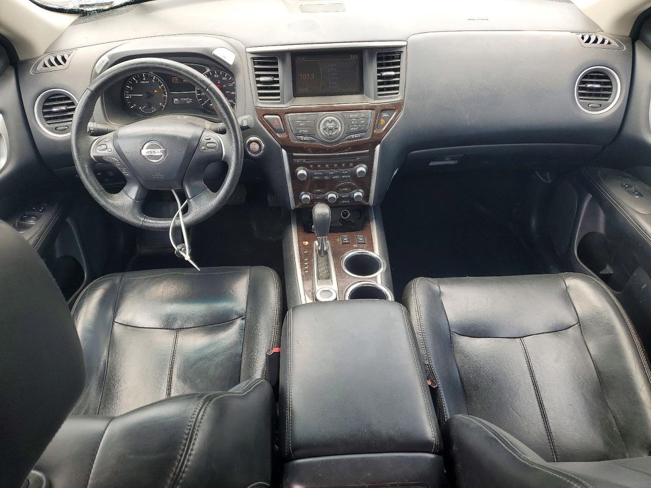 Nissan Pathfinder S
