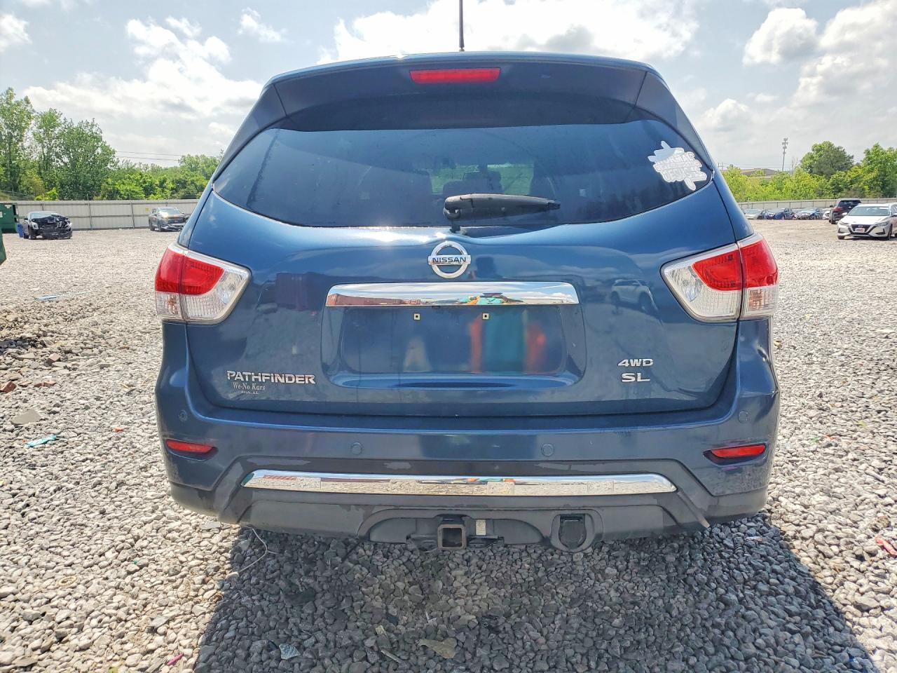 Nissan Pathfinder S