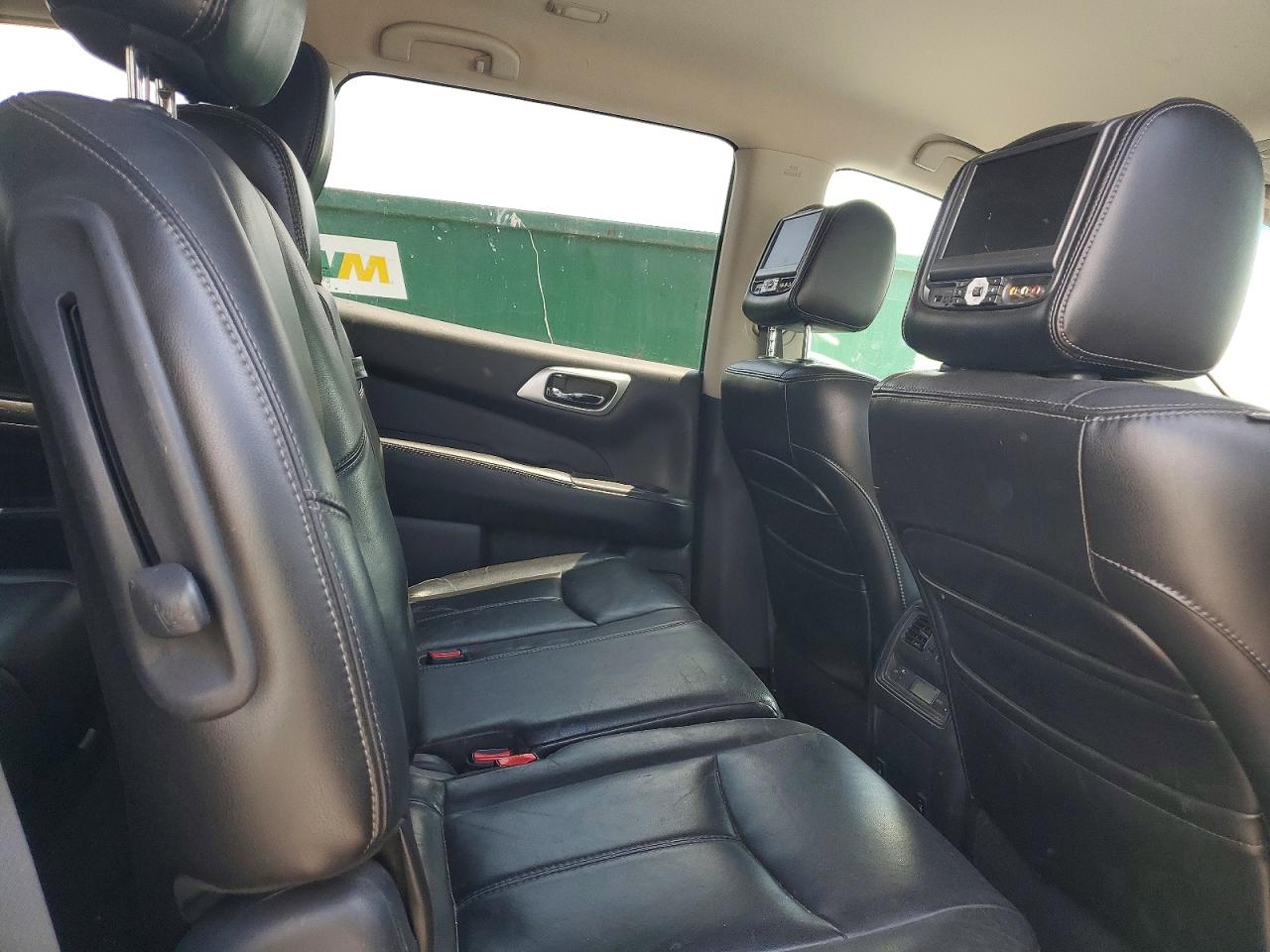 Nissan Pathfinder S