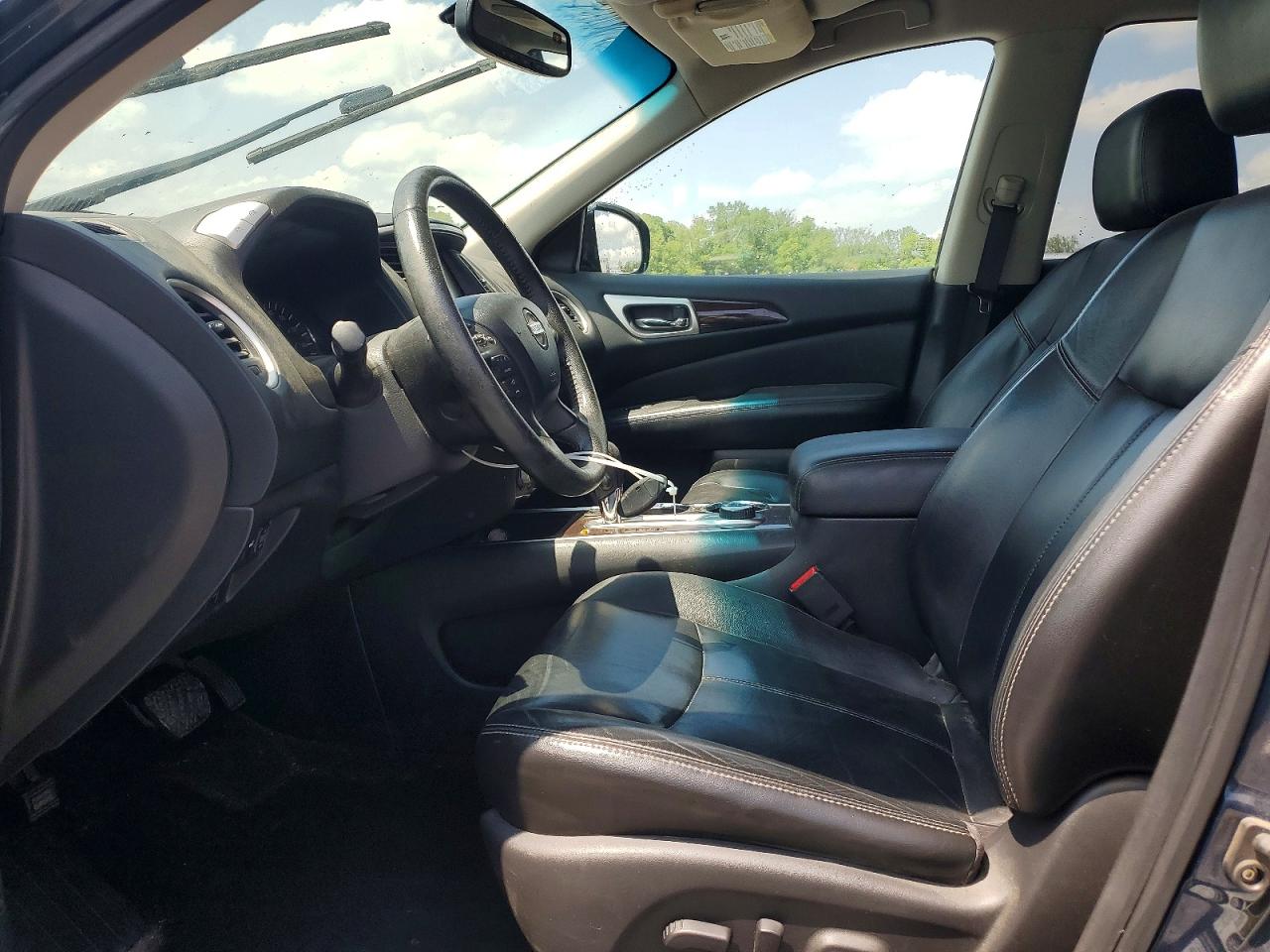 Nissan Pathfinder S