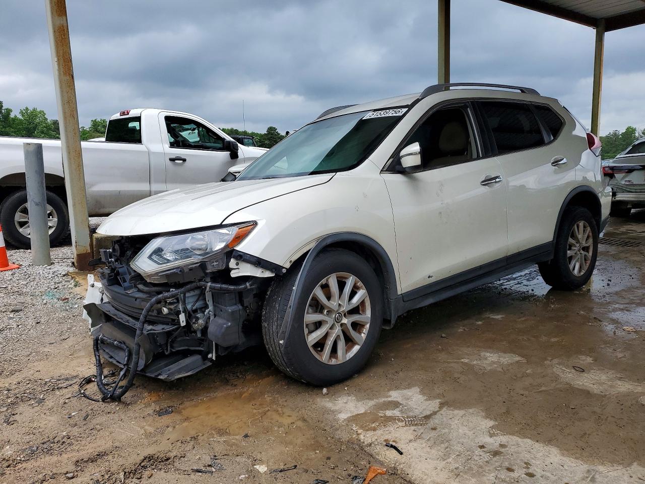 Salvage Nissan Rogue Image