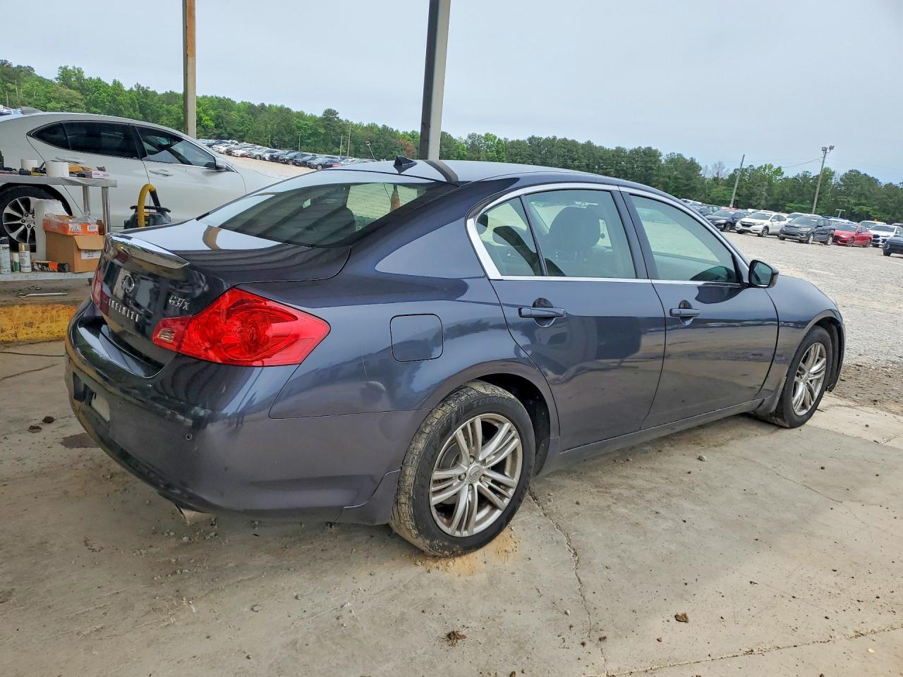 INFINITI G37 X