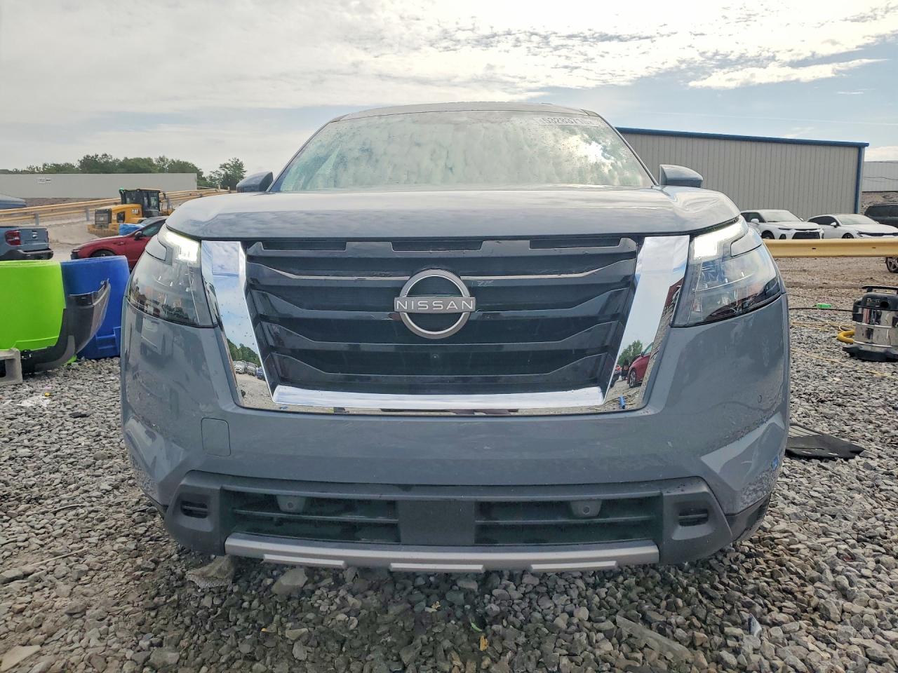 Nissan Pathfinder Platinum
