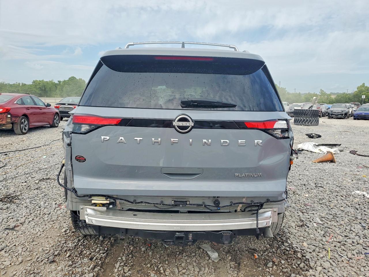Nissan Pathfinder Platinum