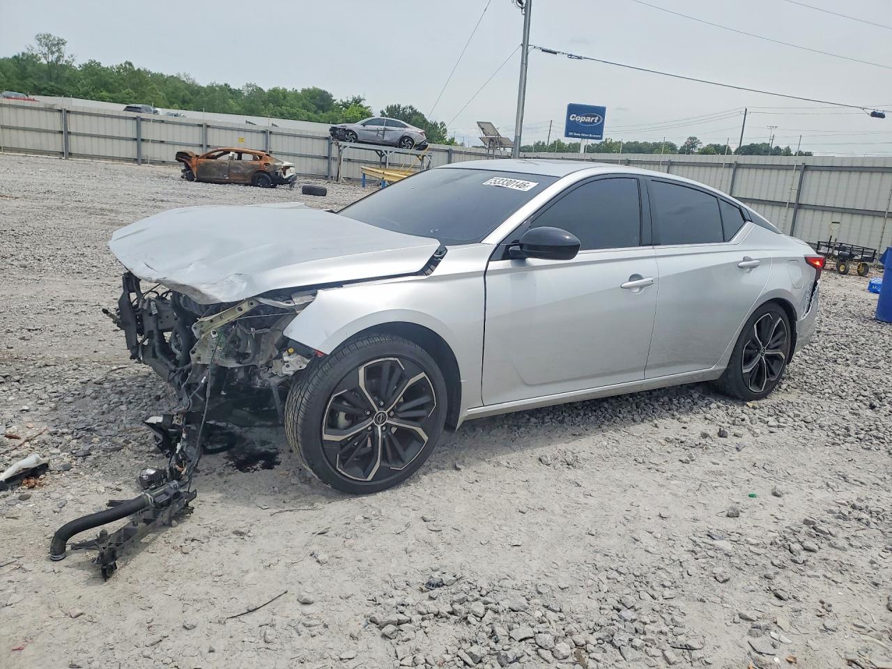 Salvage Nissan Altima Image