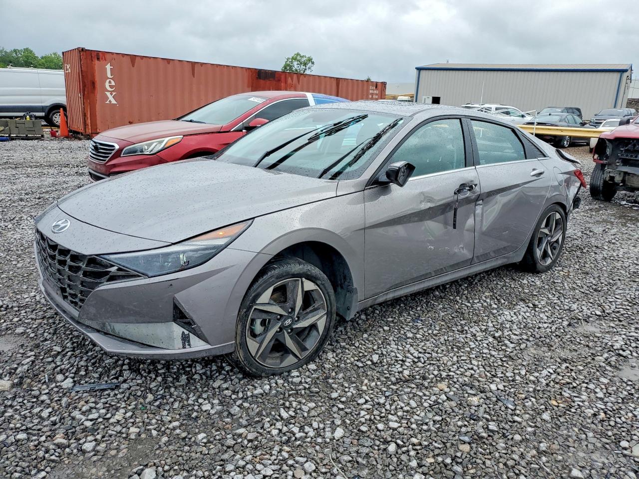 Salvage Hyundai ELANTRA Image