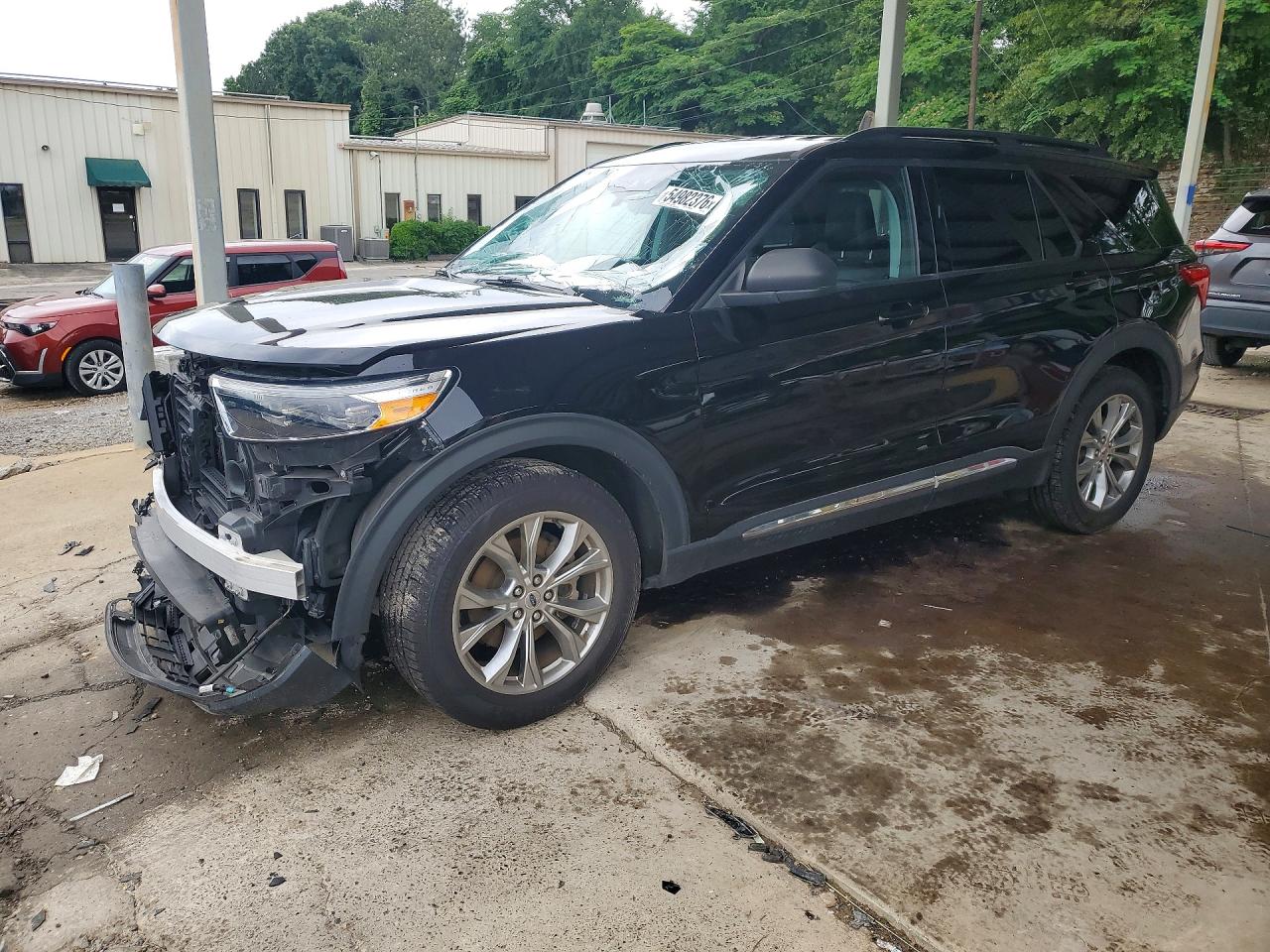 Salvage Ford Explorer Image