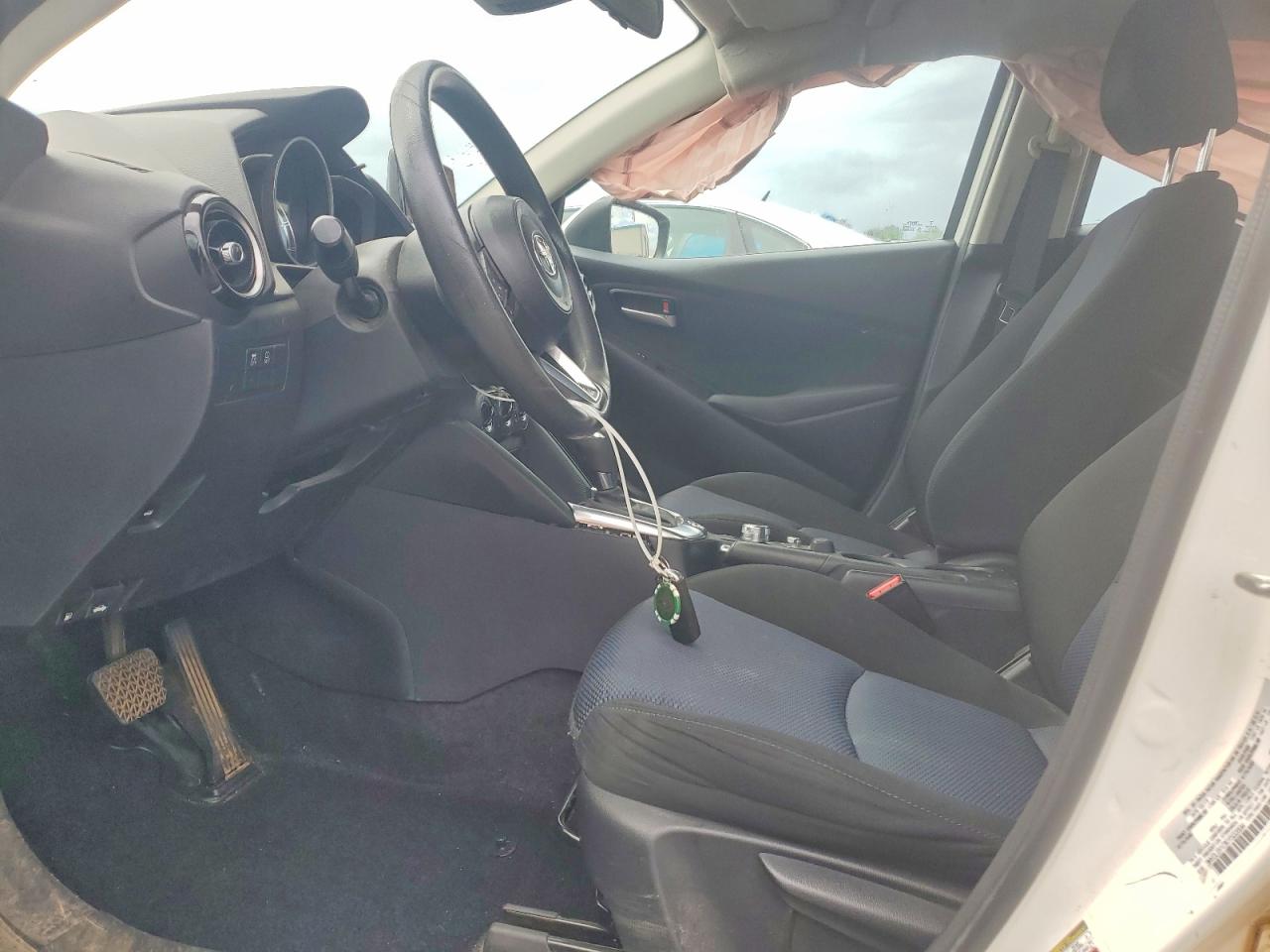 Toyota Yaris Le