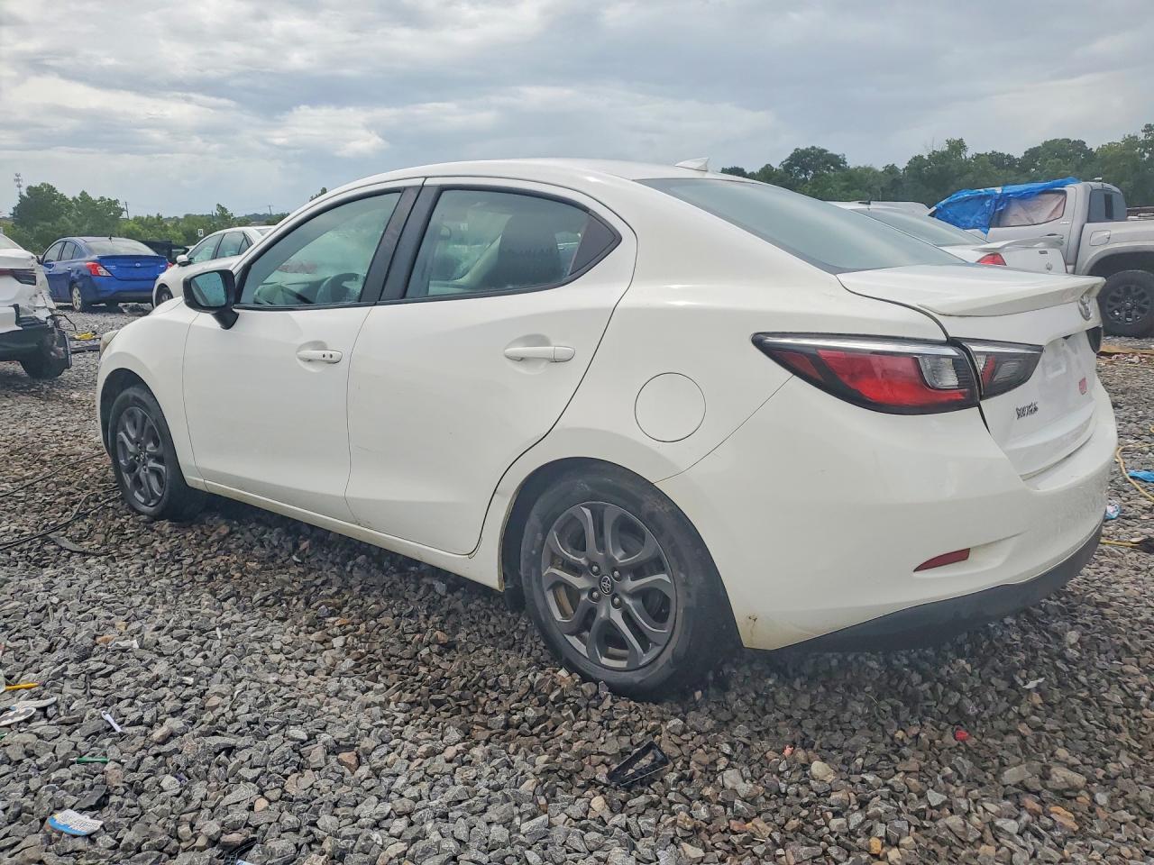 Toyota Yaris Le
