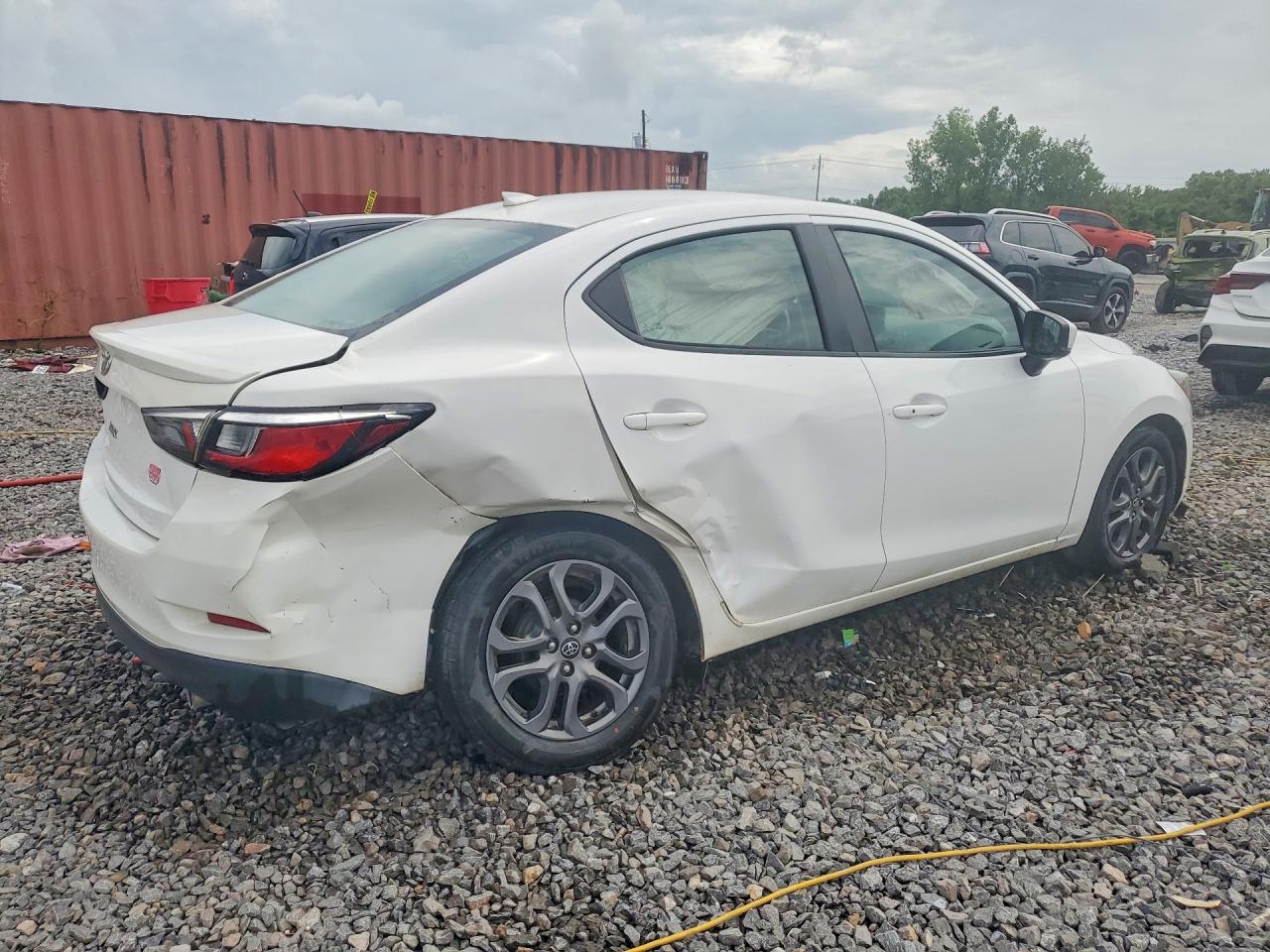 Toyota Yaris Le