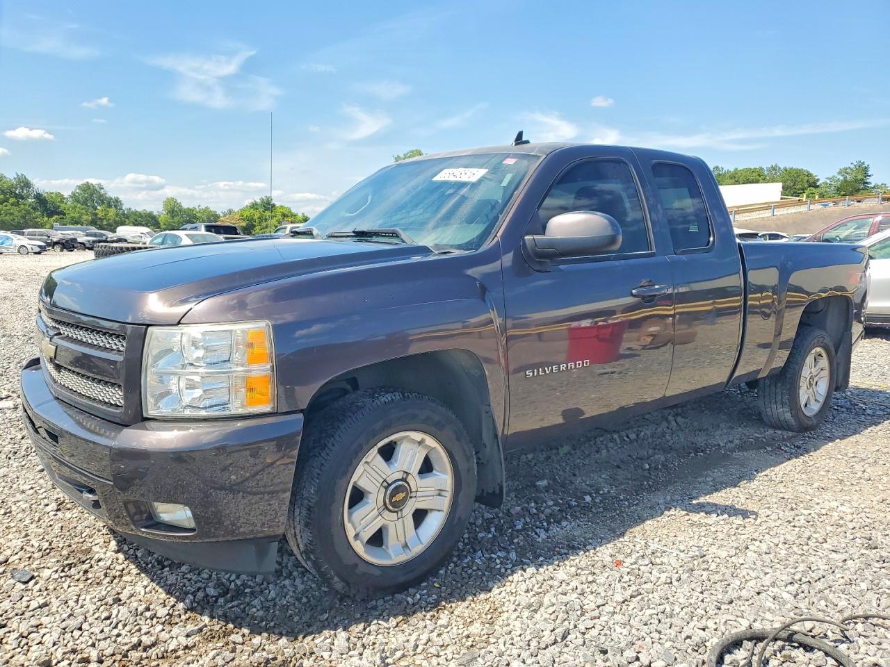 Salvage Chevrolet Silverado Image