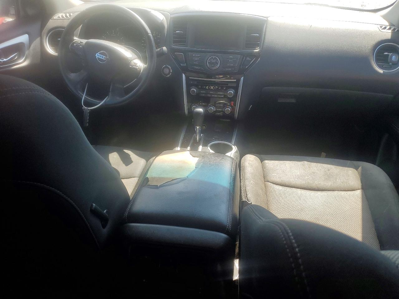 Nissan Pathfinder Sv