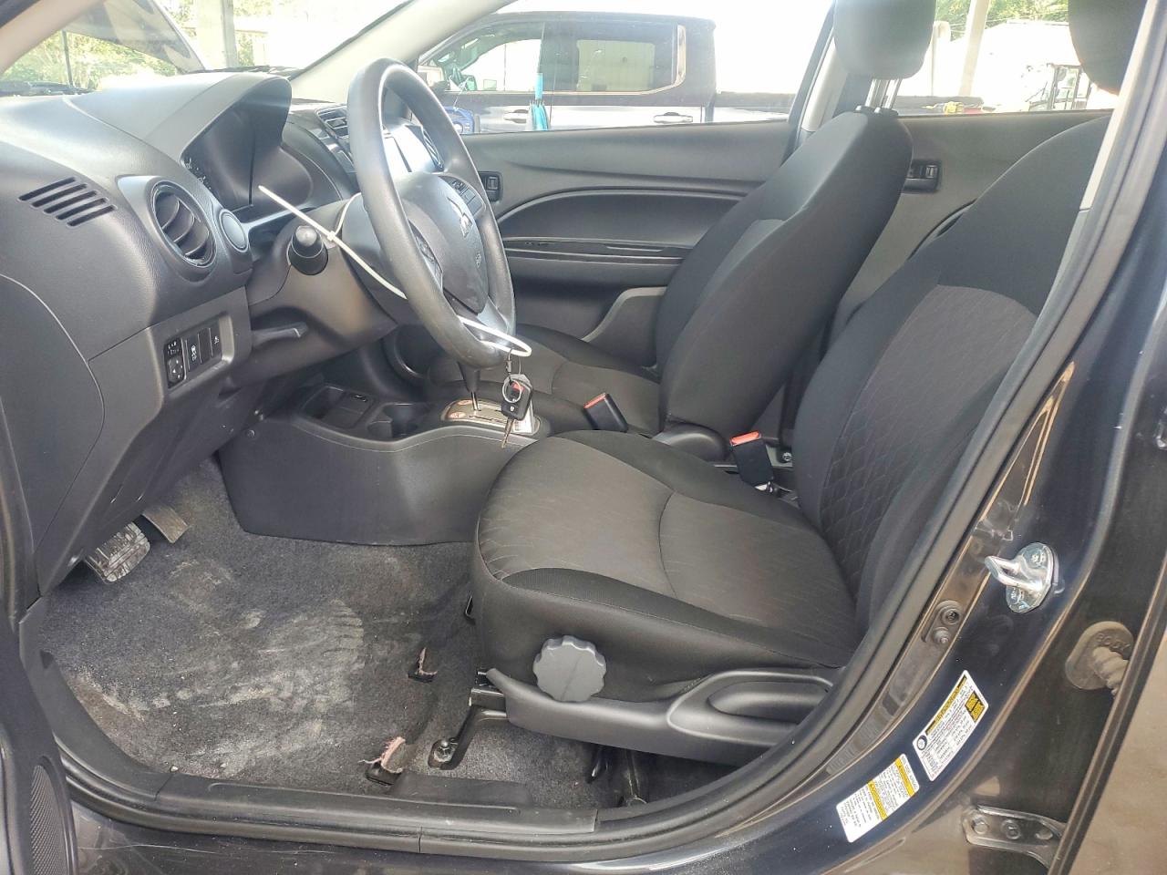 Mitsubishi Mirage Es