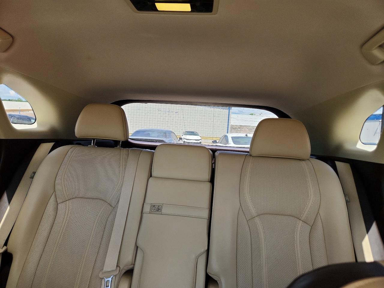 Lexus RX Base