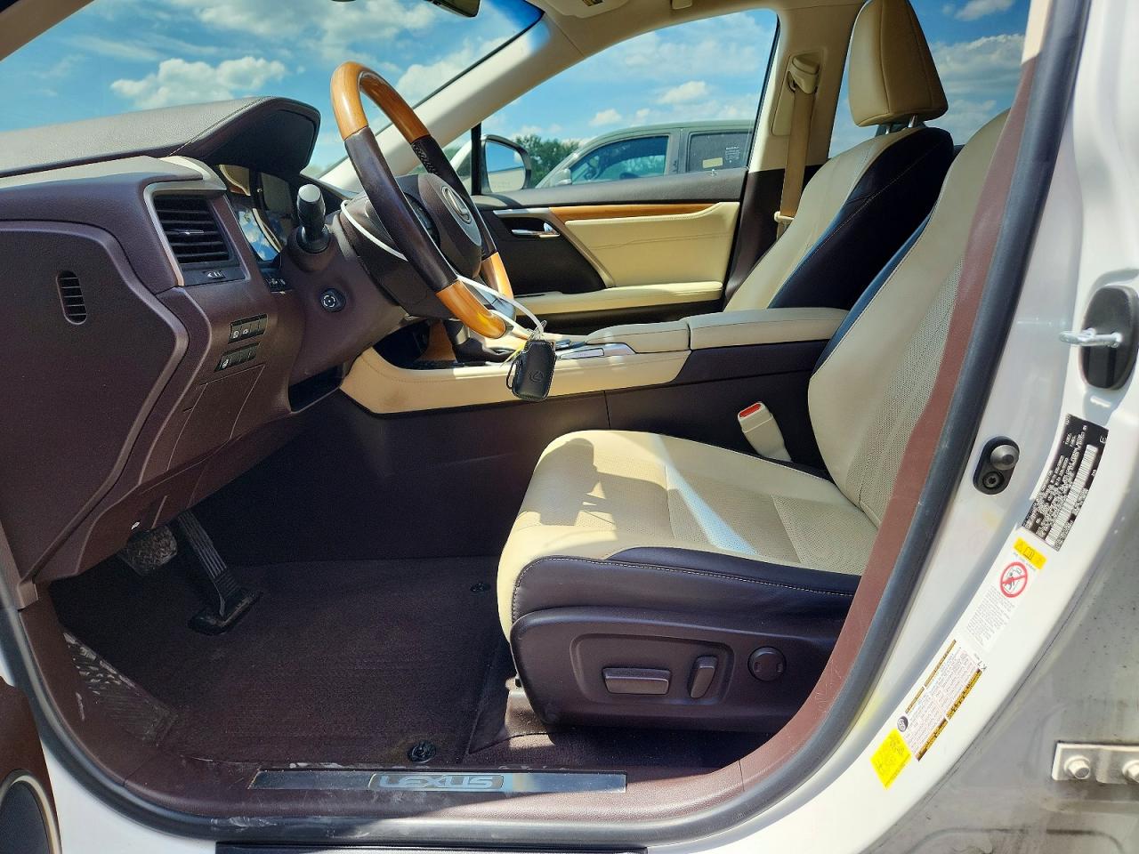 Lexus RX Base