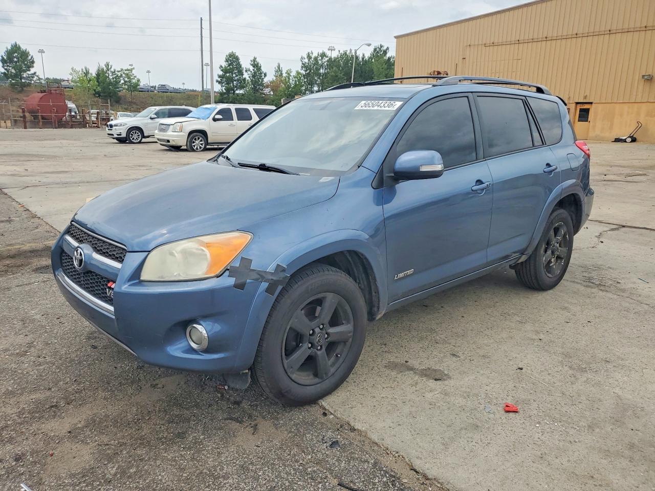 Salvage Toyota RAV4 Image