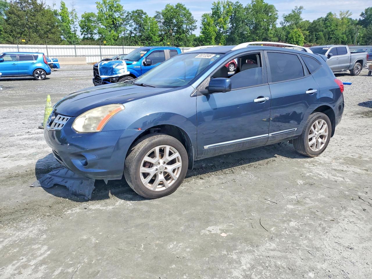 Salvage Nissan Rogue Image