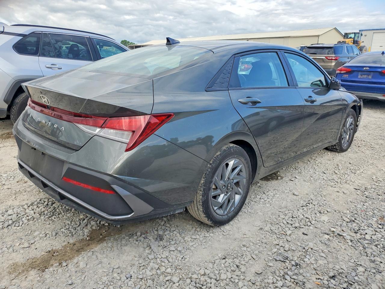 Hyundai ELANTRA Sel